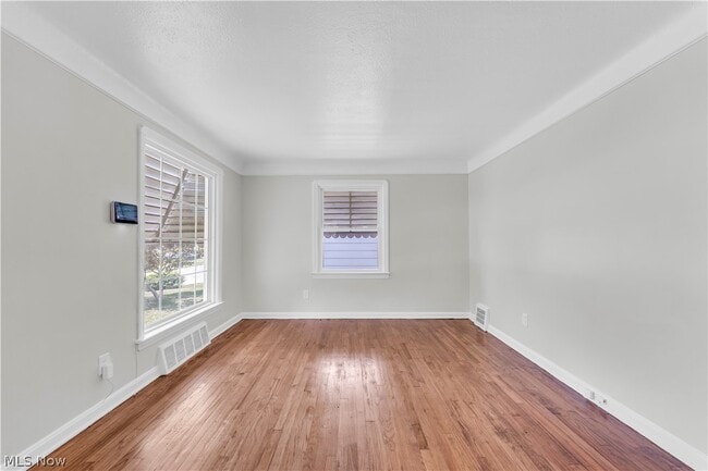 Photo - 18405 Raymond St