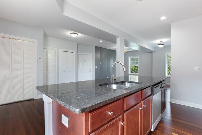 Photo - 7363 N Ashland Blvd Unit 2