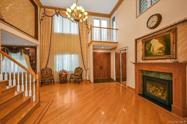 Photo - 77-16 Kew Forest Ln