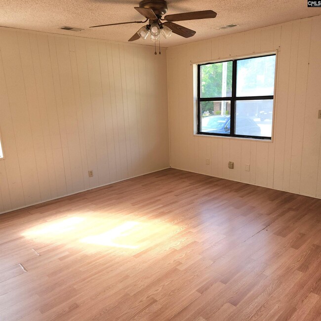 Photo - 713 Humphrey St