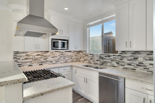 Photo - Palm Beverly Apartments