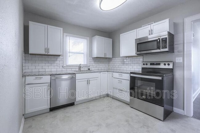 Photo - 1502 N Main St