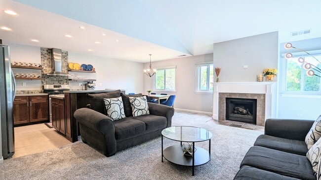 Photo - 1127 Auburn Ln