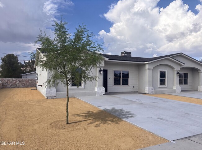 Building Photo - 10371 Manzana Rd