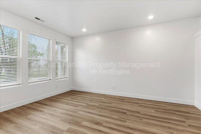 Photo - 1045 N 200 W