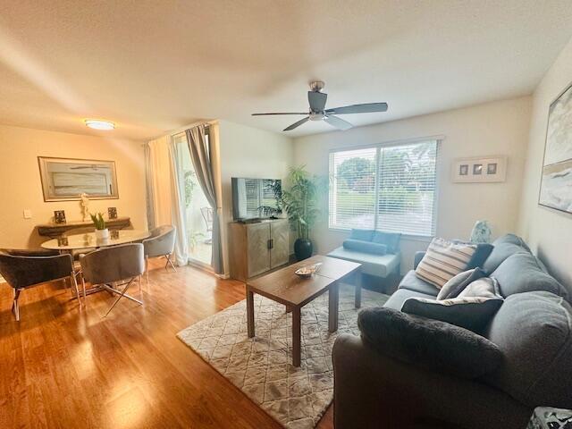 402 Villa Cir Unit 402