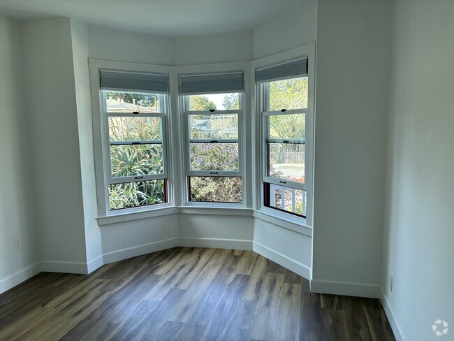 Building Photo - 310 Chestnut St Unit 2 Rental