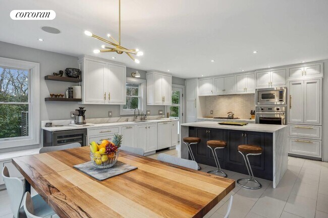 Photo - 111 Springy Banks Rd