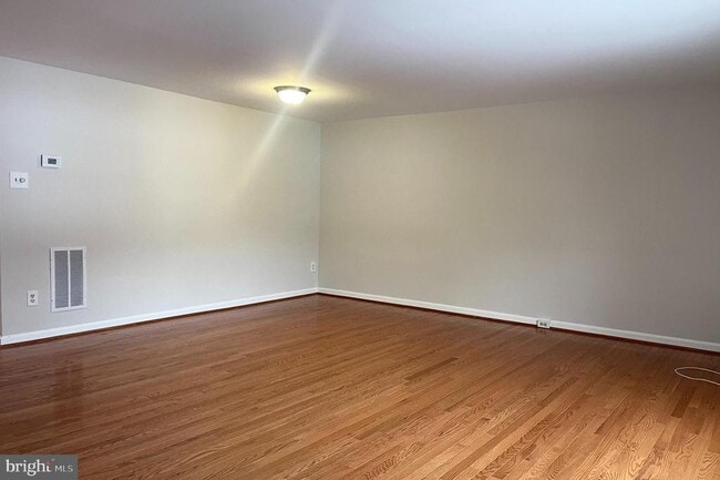 Photo - 7353 Crestleigh Cir