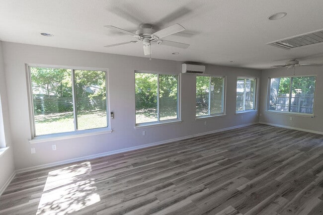 Photo - 1404 Jean Rae Dr