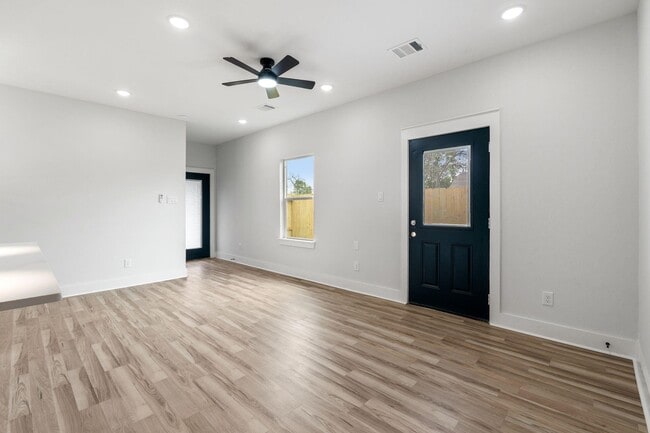 Photo - 1026 Junell St