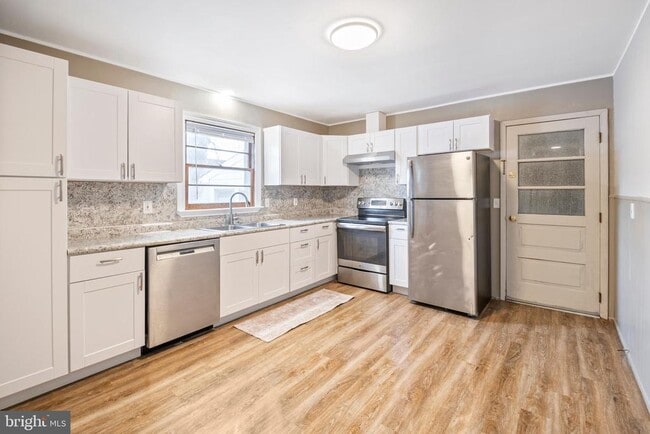 Photo - 15 Carolina Ave