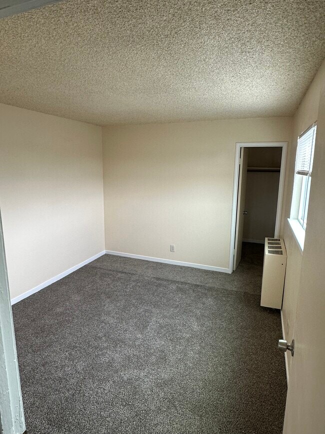 Photo - 956 Apgar St Unit 4