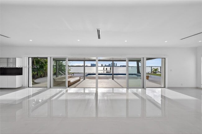 Photo - 1101 S Shore Dr