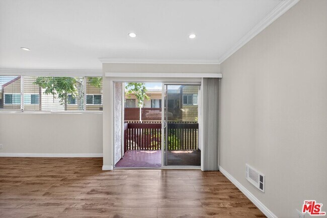5900 Canterbury Dr Unit B217