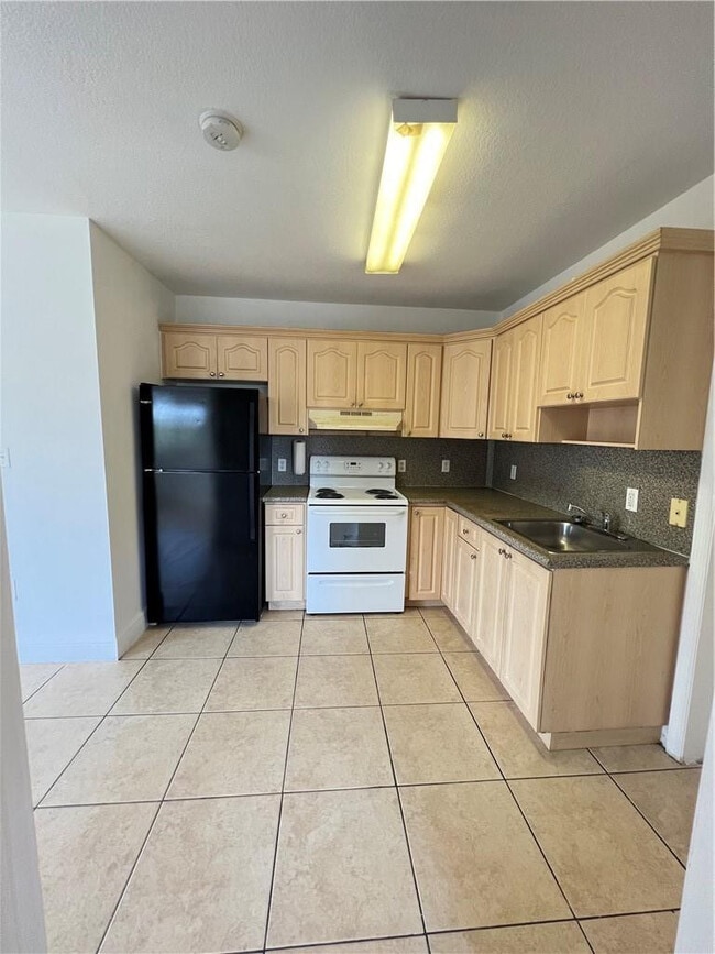 Photo - 2185 NW 16th Terrace Unidad 8