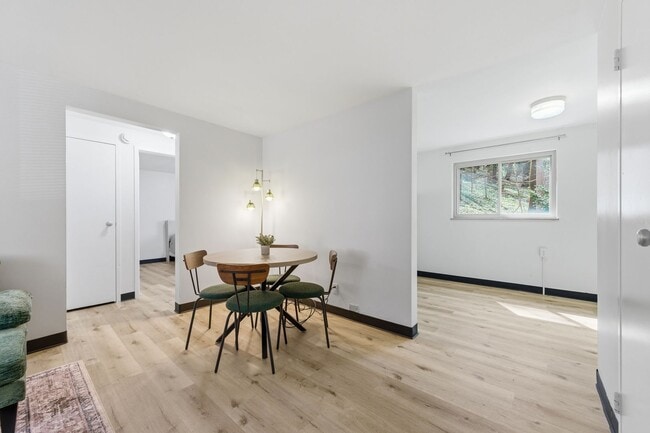 Photo - 298 Lumar Dr Unit 1