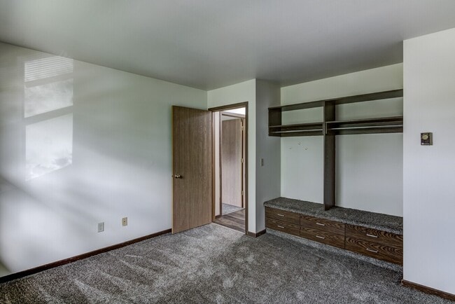 Photo - Hamilton Square Apartments