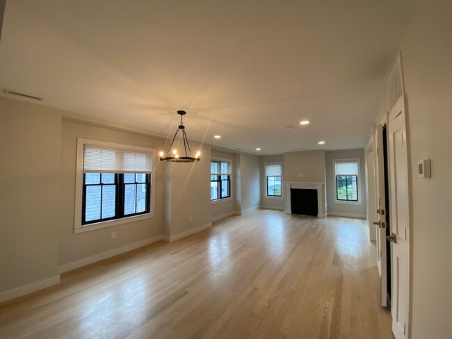 Photo - 33 Brimmer St Unit 2