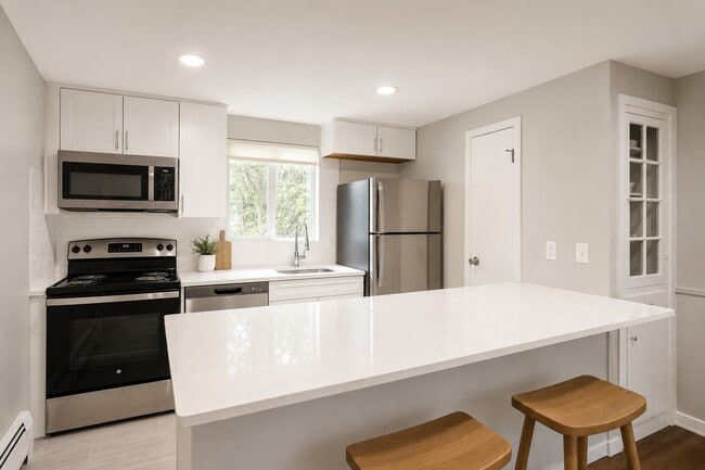 Emerson Arms Apartments