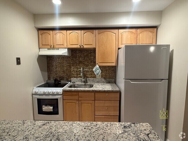 Building Photo - 1100 Beacon St Rental