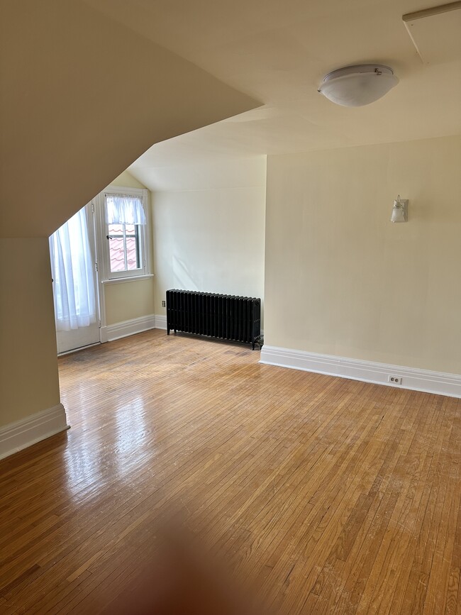 Photo - 26 Waterloo St