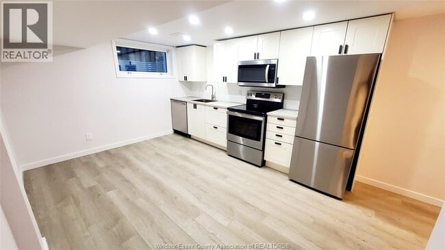 Photo - 1475 Francois Rd