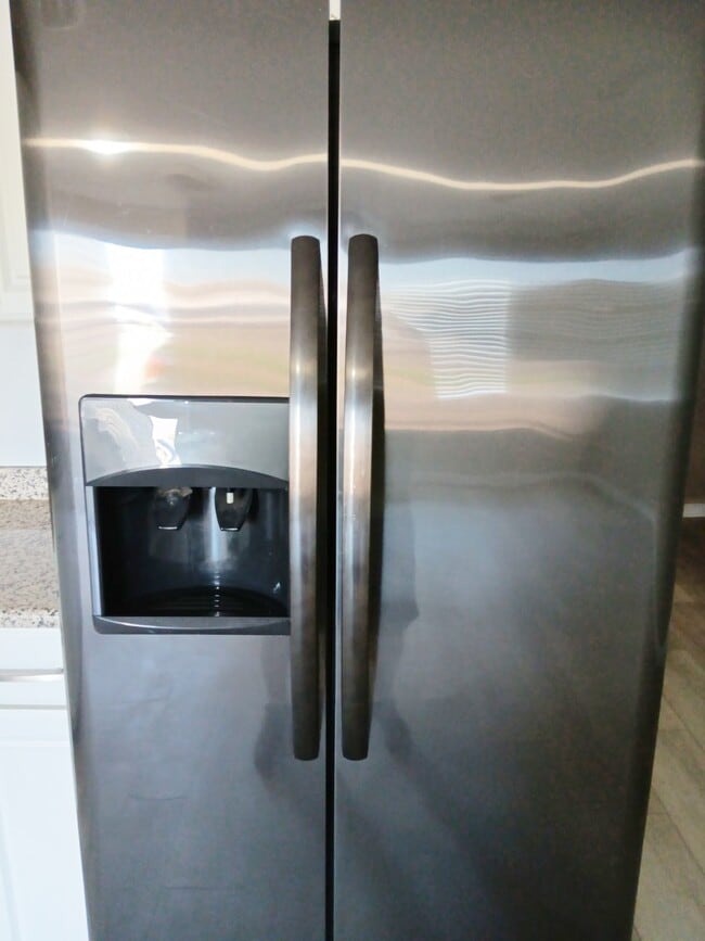 Refrigerador - 1628 S 6th St Unidad 1628 S 6th