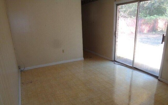 110 Briarwood Dr