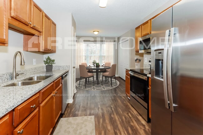 Photo - 220 Beckman St