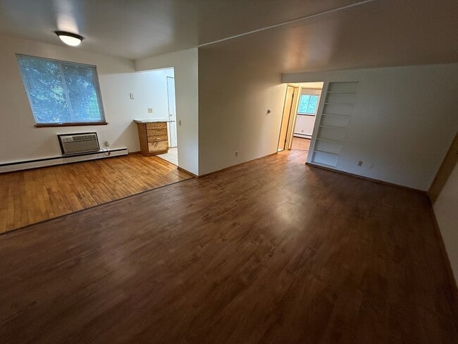 Building Photo - 2410 Brentwood Pky Unit #C