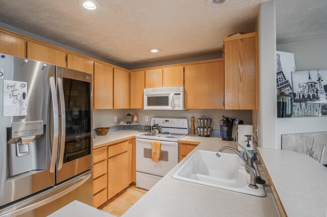 Photo - 6705 NE Mallory Ave