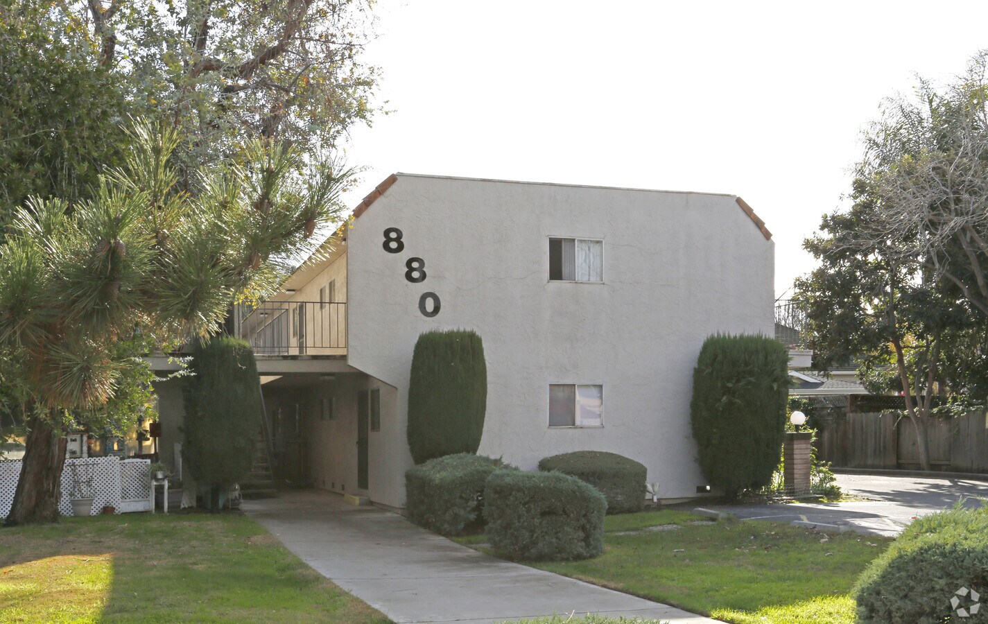 880 Willow St - 880 Willow St
