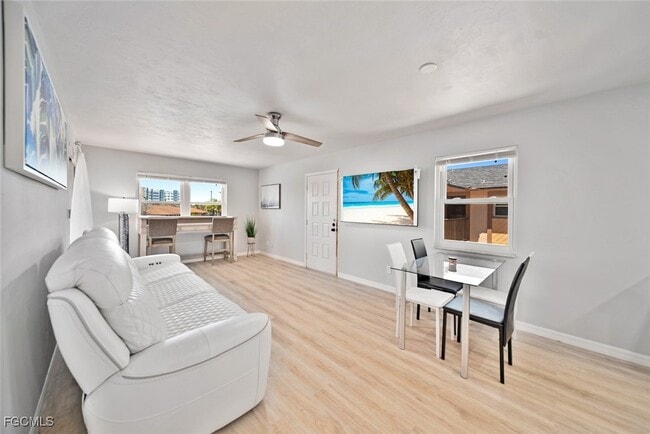 Photo - 16881 Davis Rd Unidad 721