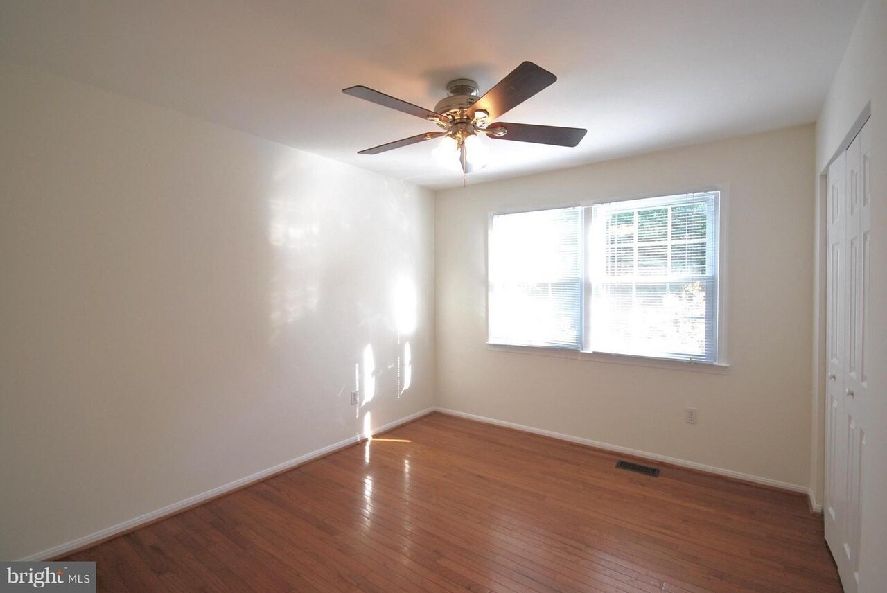 Photo - 10307 Friendship Ct