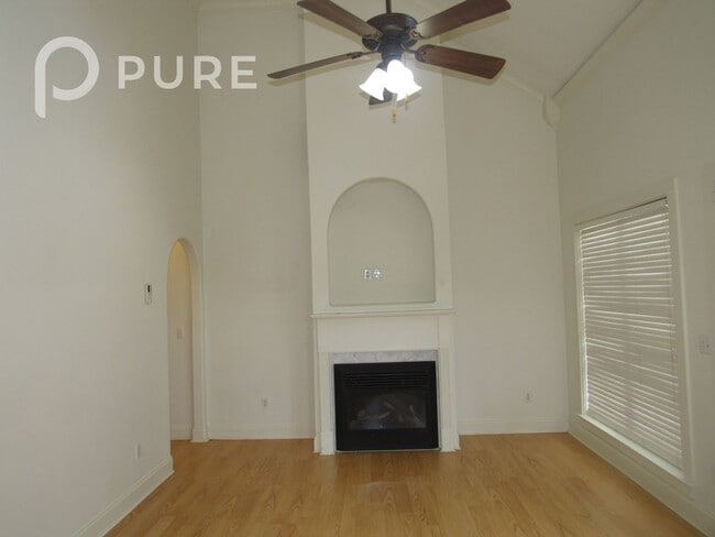 Photo - 182 Little John Cir