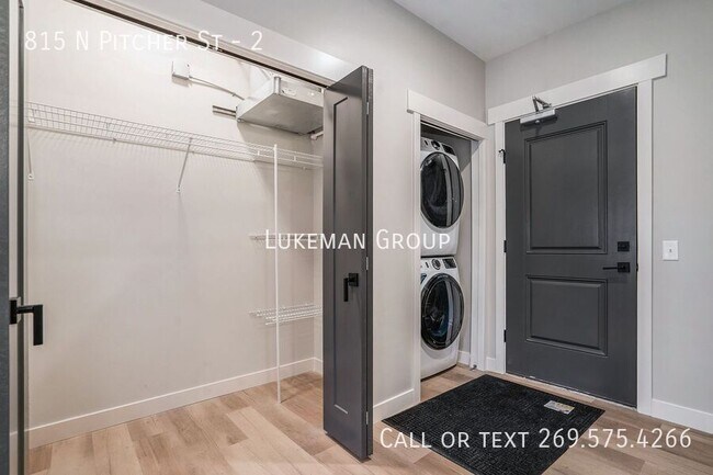 Photo - 815 N Pitcher St Unidad 2