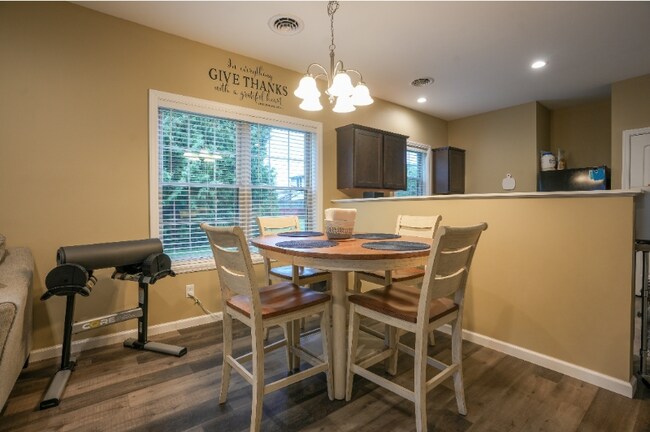 Photo - 126 S Beckman Dr