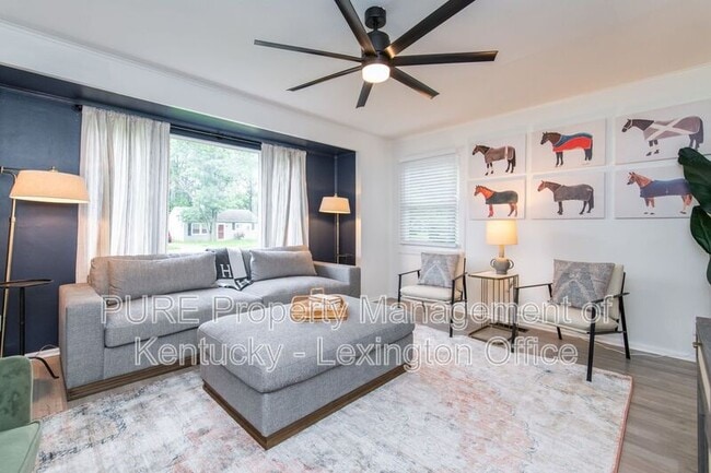 Photo - 321 Mockingbird Ln