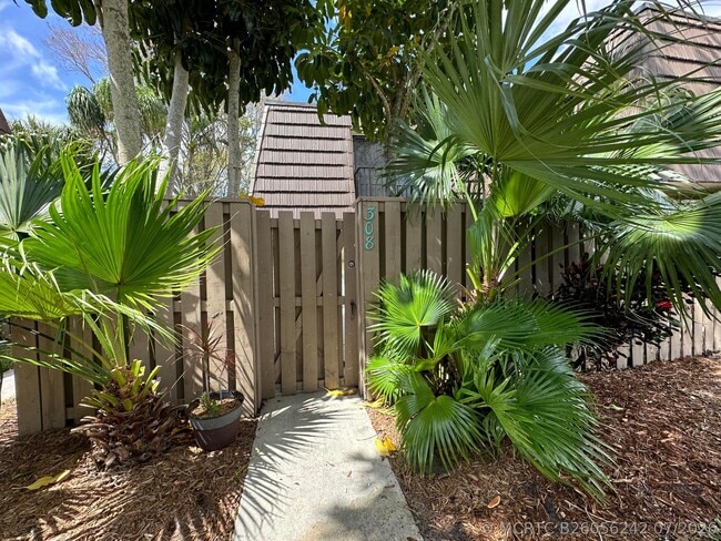 Photo - 308 3rd Ct