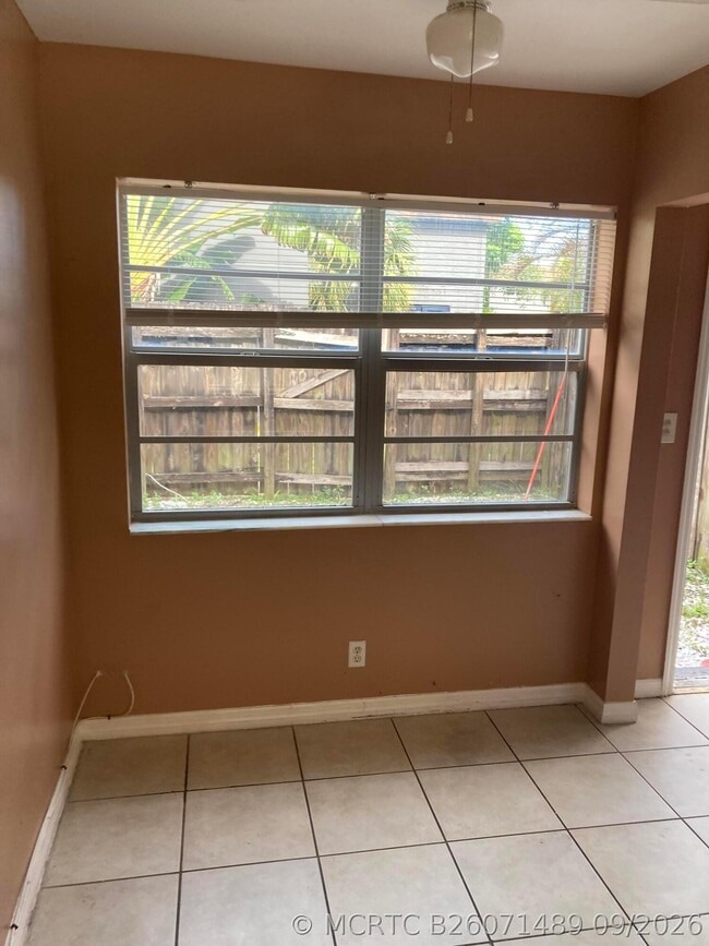 Photo - 4715 NW 9th Dr