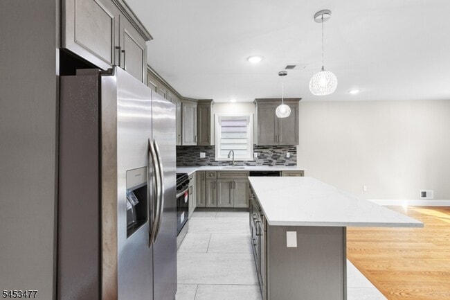 Photo - 806 2nd Ave