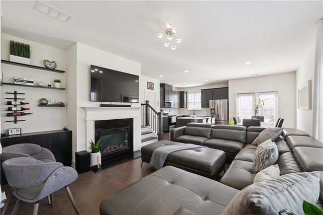 Photo - 162 Auburn Run Ln