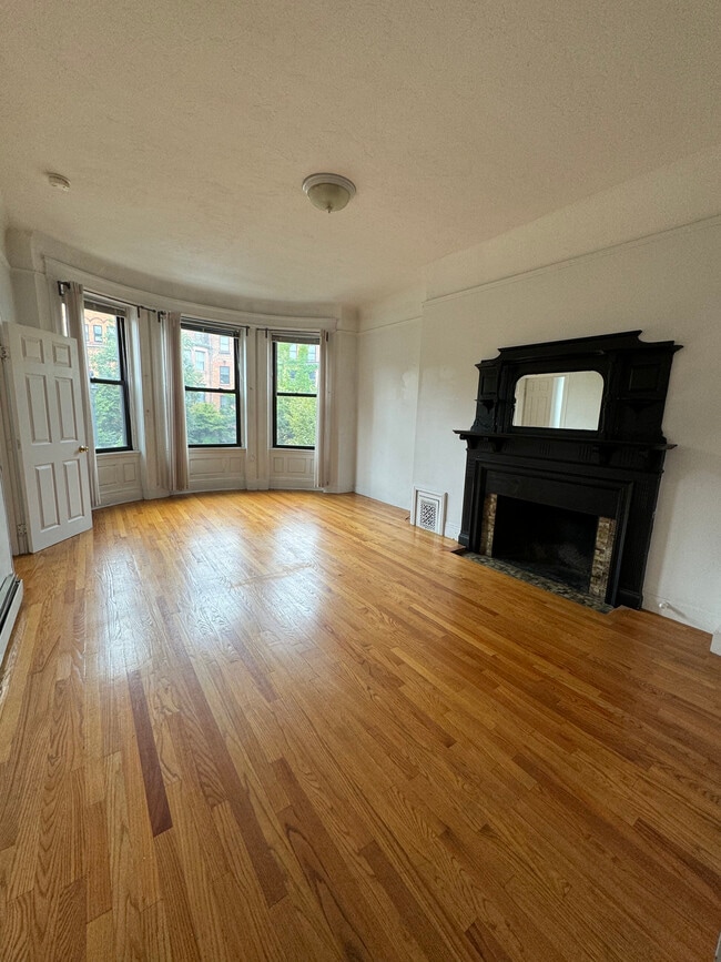 Photo - 591 Beacon St Condo