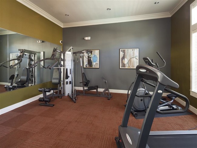 Encino Pointe