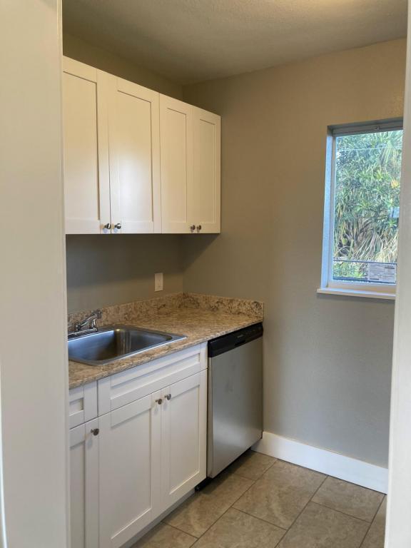 Photo - 278 S Lake Ave