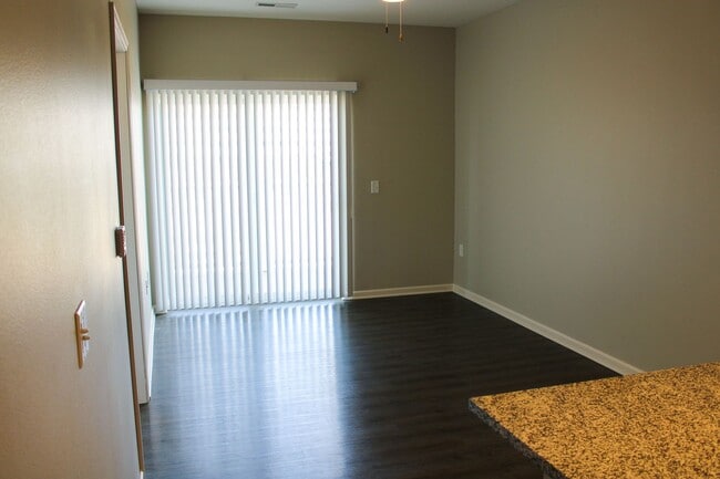 Photo - 3281 Redhawk St Unidad 07-203