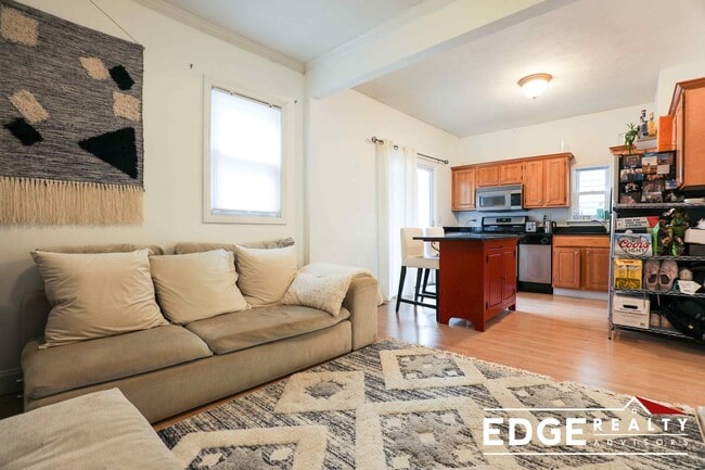 Photo - 109 Bolton St Unidad 1