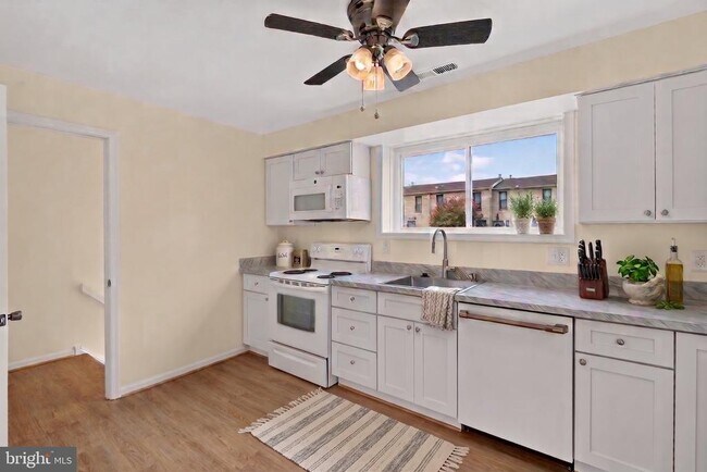 2747 31st Pl NE