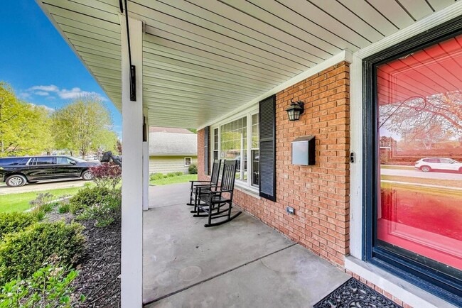 Photo - 511 S Dwyer Ave